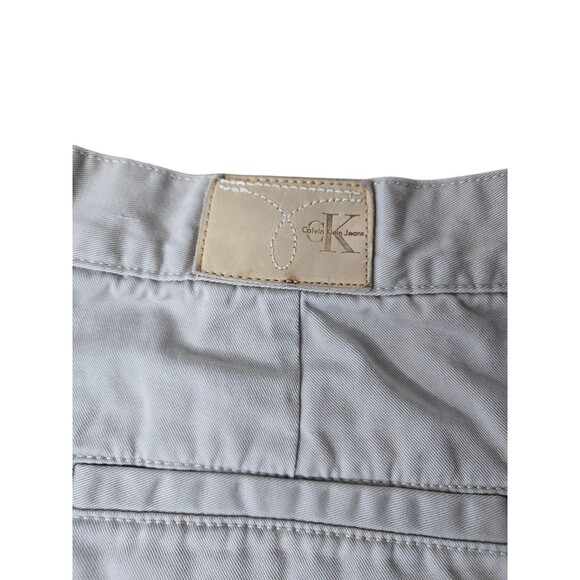 Calvin Klein Jeans women's 100% cotton size 10 khaki shorts mid rise 4.5" inseam - Picture 3 of 6